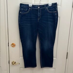 Silver Jean Co Suzi Mid Capri Blue Jean.  Size:  20